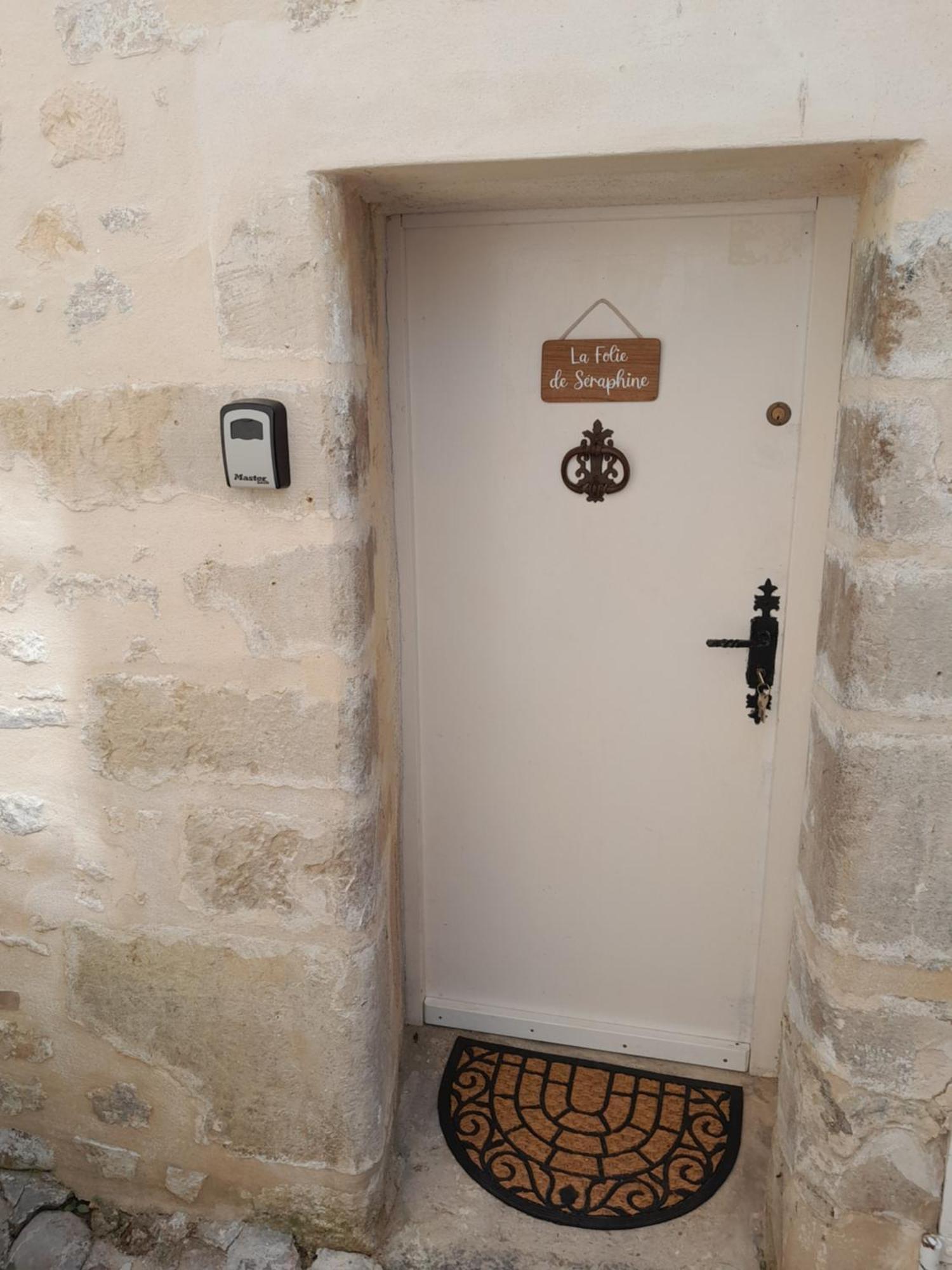 סנליס Gite La Folie De Seraphine מראה חיצוני תמונה