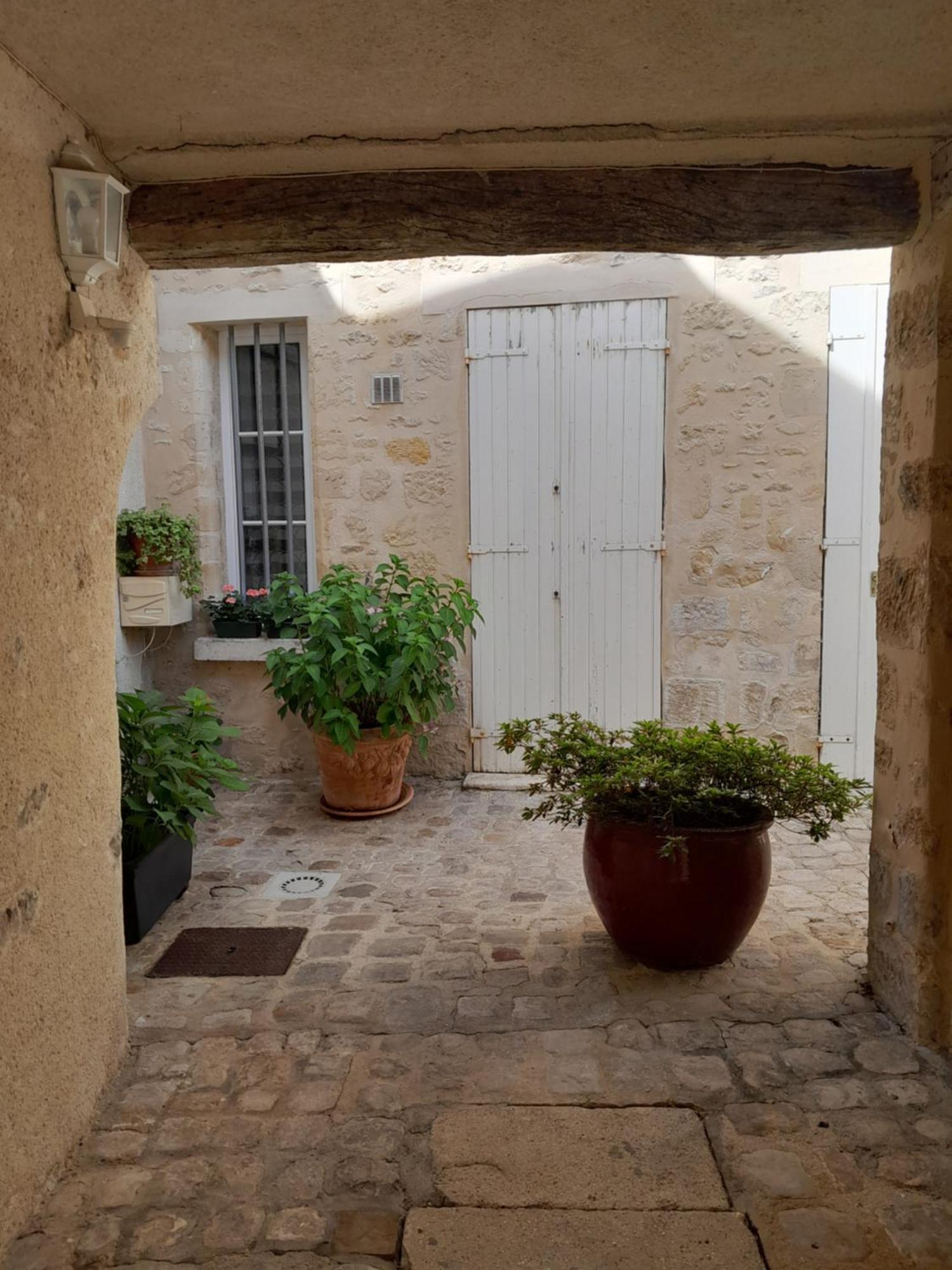 סנליס Gite La Folie De Seraphine מראה חיצוני תמונה